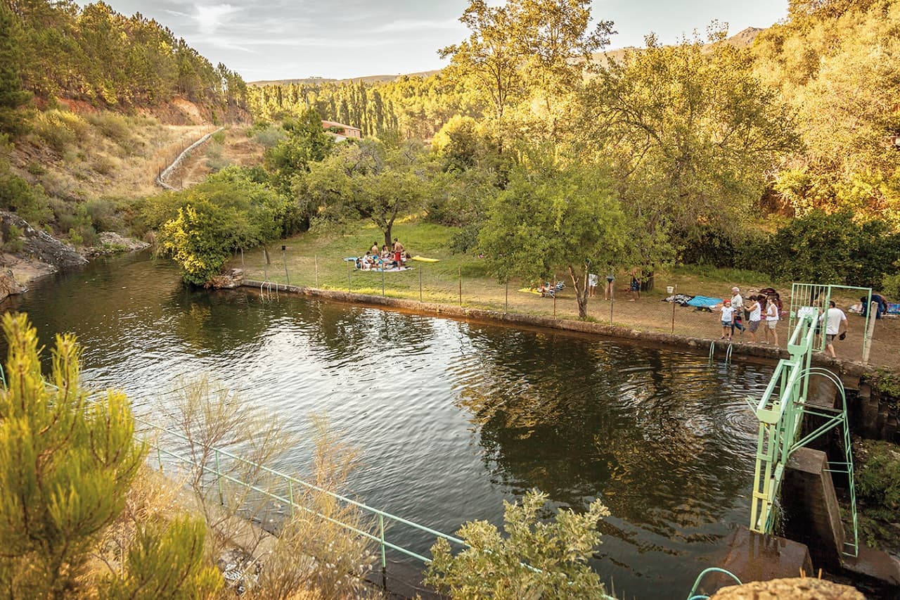 Cheles, Marvão, Portagem, La Codosera, Monsaraz, Valverde del Fresno, Gata, Sierra de Gata, Monte Junto, Alandroal, Penha Garcia, Idanha-a-Nova, Mértola, Alentejo, Extremadura, turismo, turismo fluvial, verano