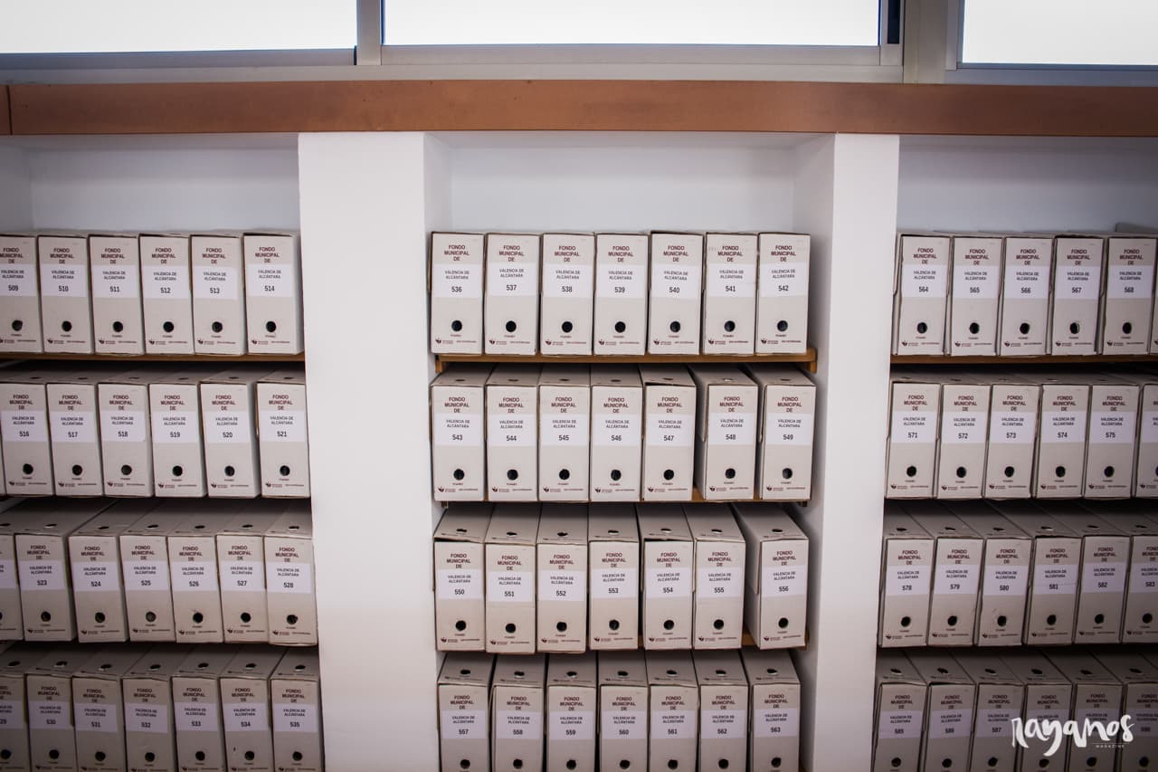 Archivo histórico, Valencia de Alcántara, libros, cultura, Extremadura