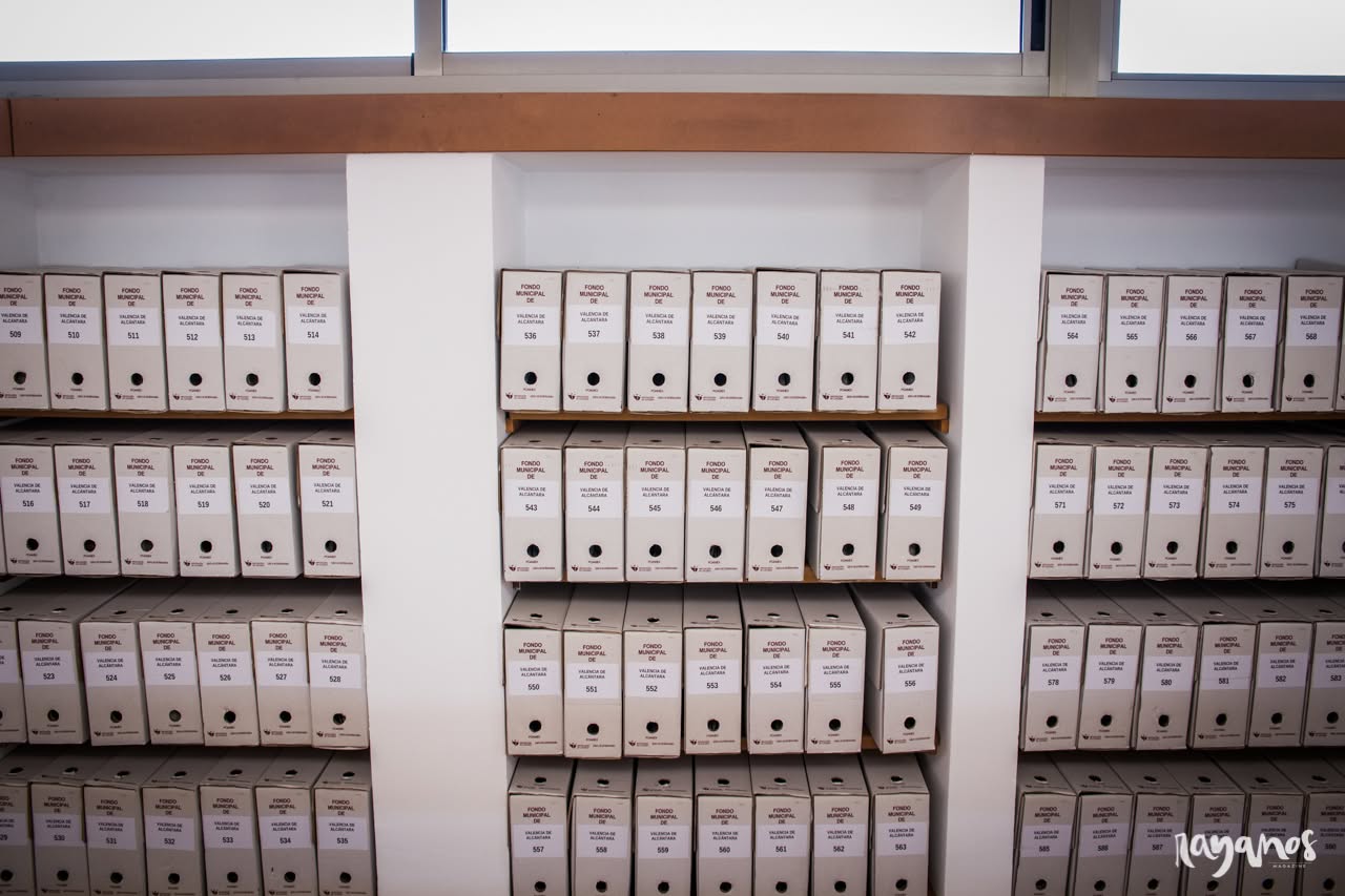 Archivo histórico, Valencia de Alcántara, libros, cultura, Extremadura