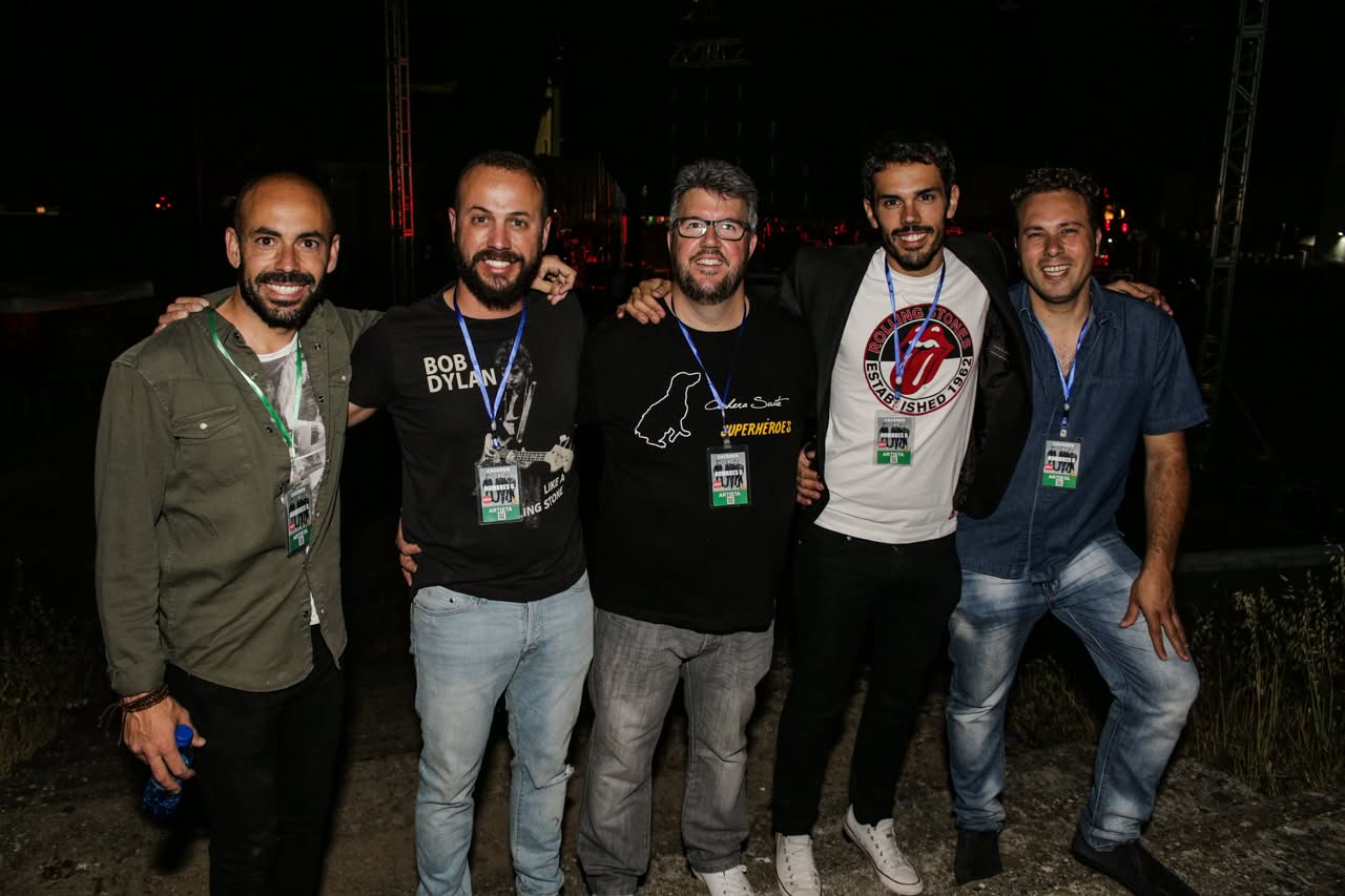 Cochera Suite, una banda a distancia