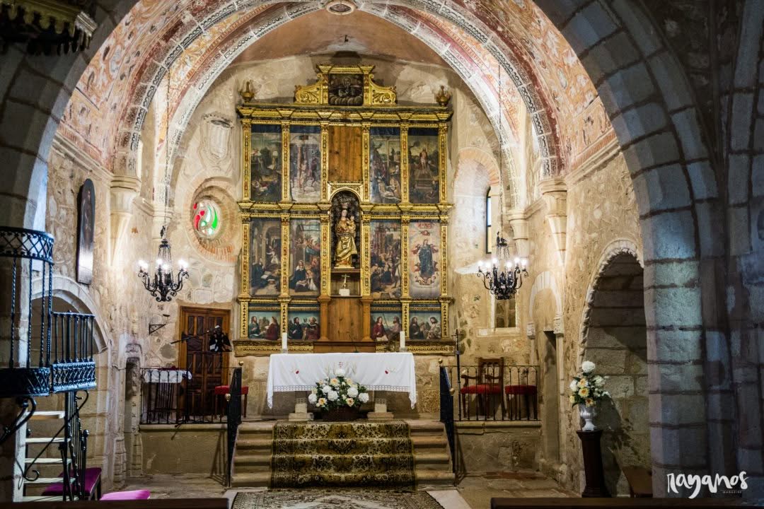Interior de Santa María del Mercado.